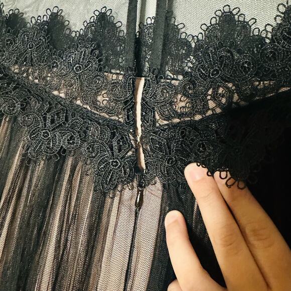 Nha Khanh Black Tulle Shift Lulu High Neckline Lace Collar Zipper Dress size 6 - Picture 6 of 14